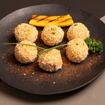 BOLINHO DE CARNE SECA VEGANA - 12 UNIDADES