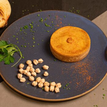 TORTA PROTEICA DE CEBOLA CARAMELIZADA COM QUEIJO DE TREMOÇO - 2 UNIDADES